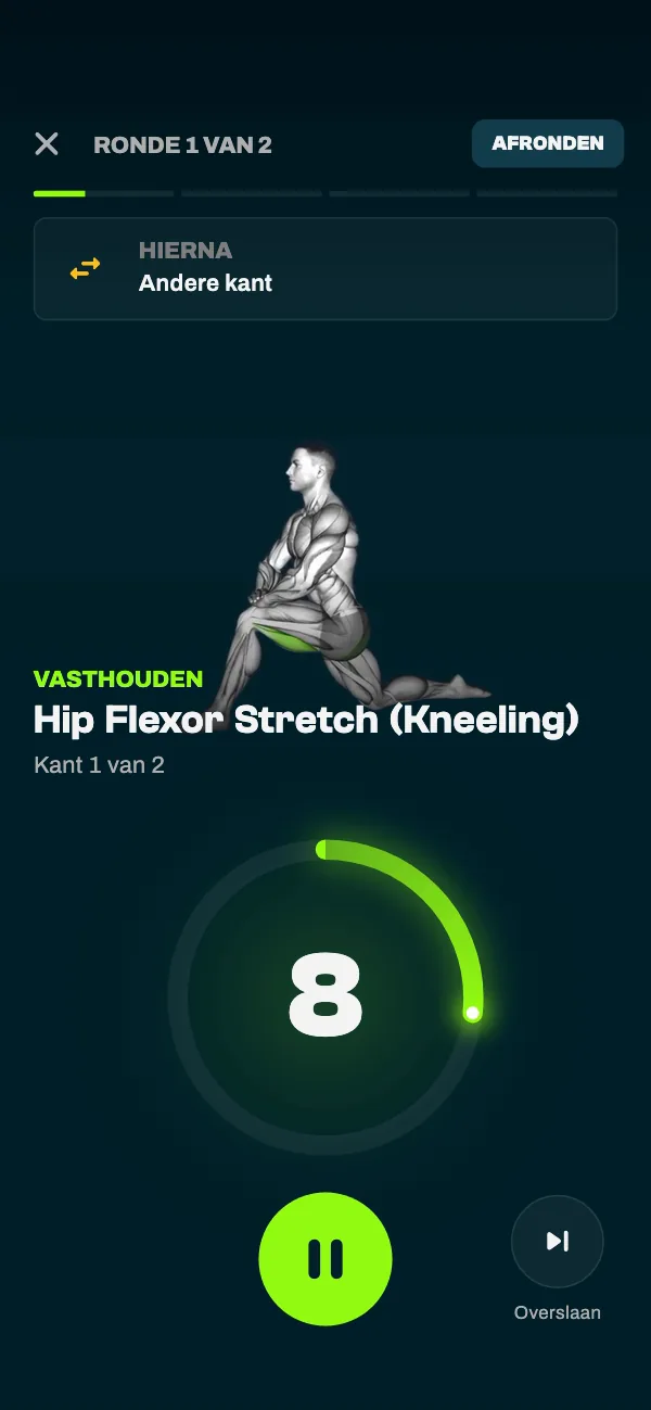 De stretchspeler tijdens de Hip Flexor Stretch (Kneeling), kant 1 van 2, met Andere kant als volgende