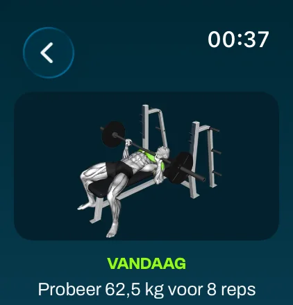 Oefenscherm op de Apple Watch met de video van de bankdrukoefening en het voorstel van vandaag: 62,5 kg voor 8 herhalingen